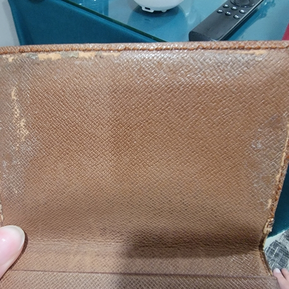 Louis Vuitton Card Holder - Picture 6 of 6